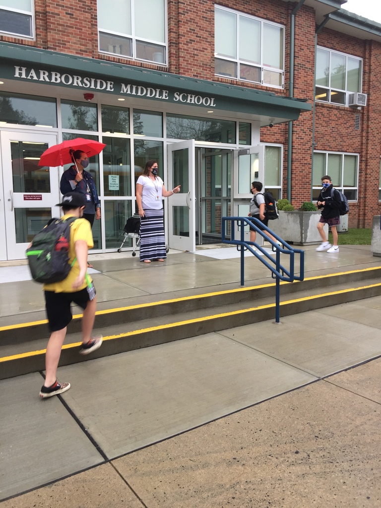 students arriving to Harborside MS 2