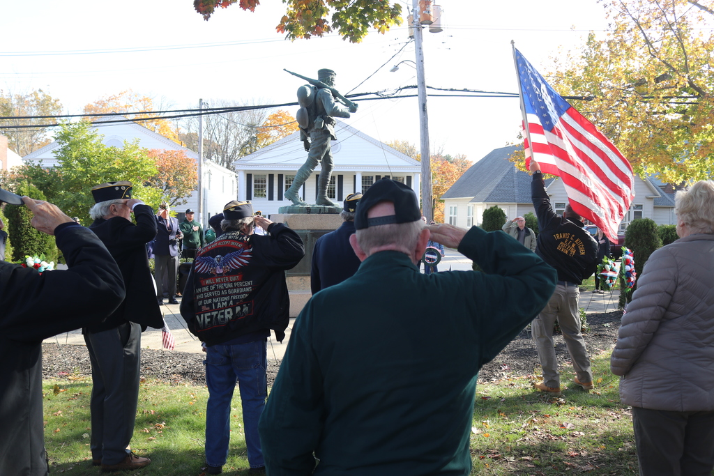 veterans saluting